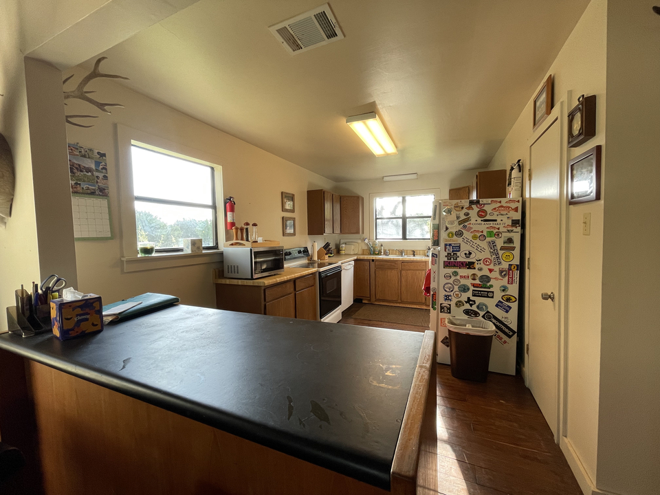 Listing Image #18
