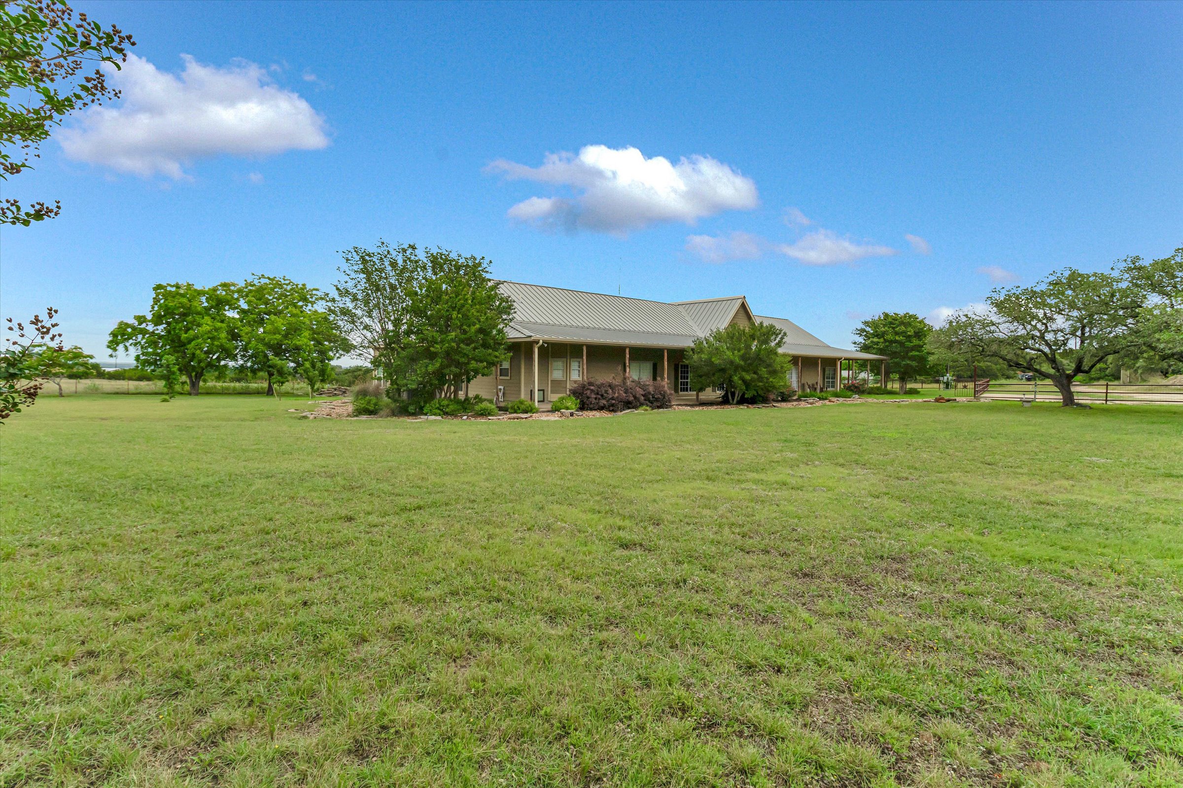 Listing Image #9