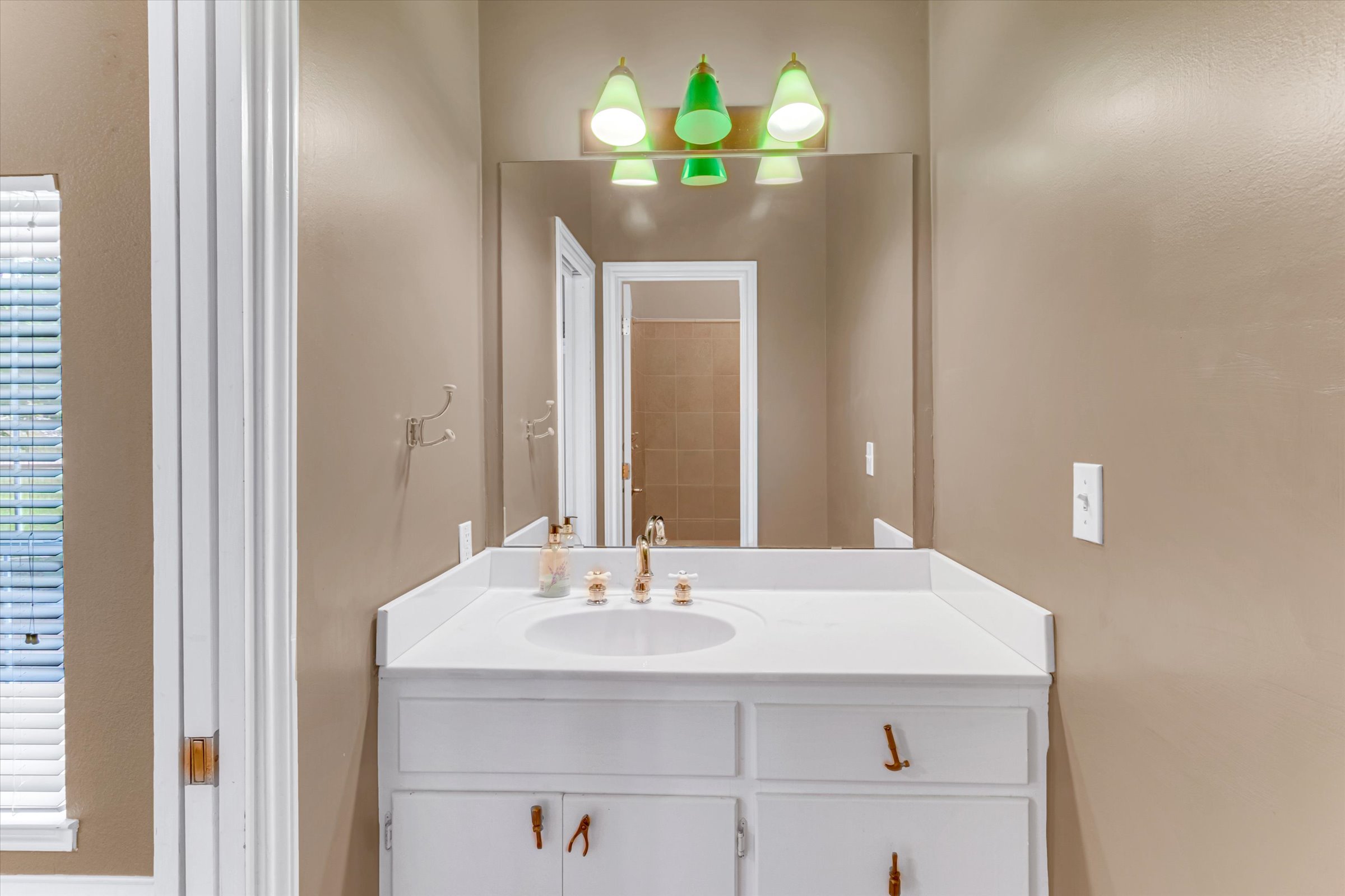 Listing Image #51