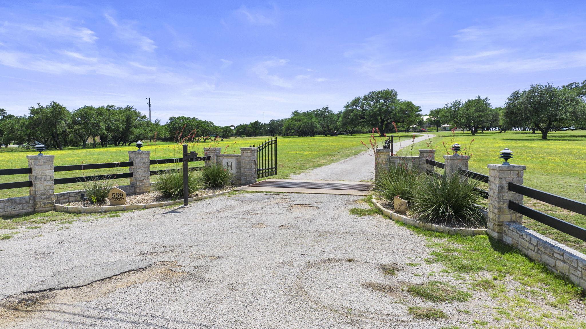 Listing Image #1