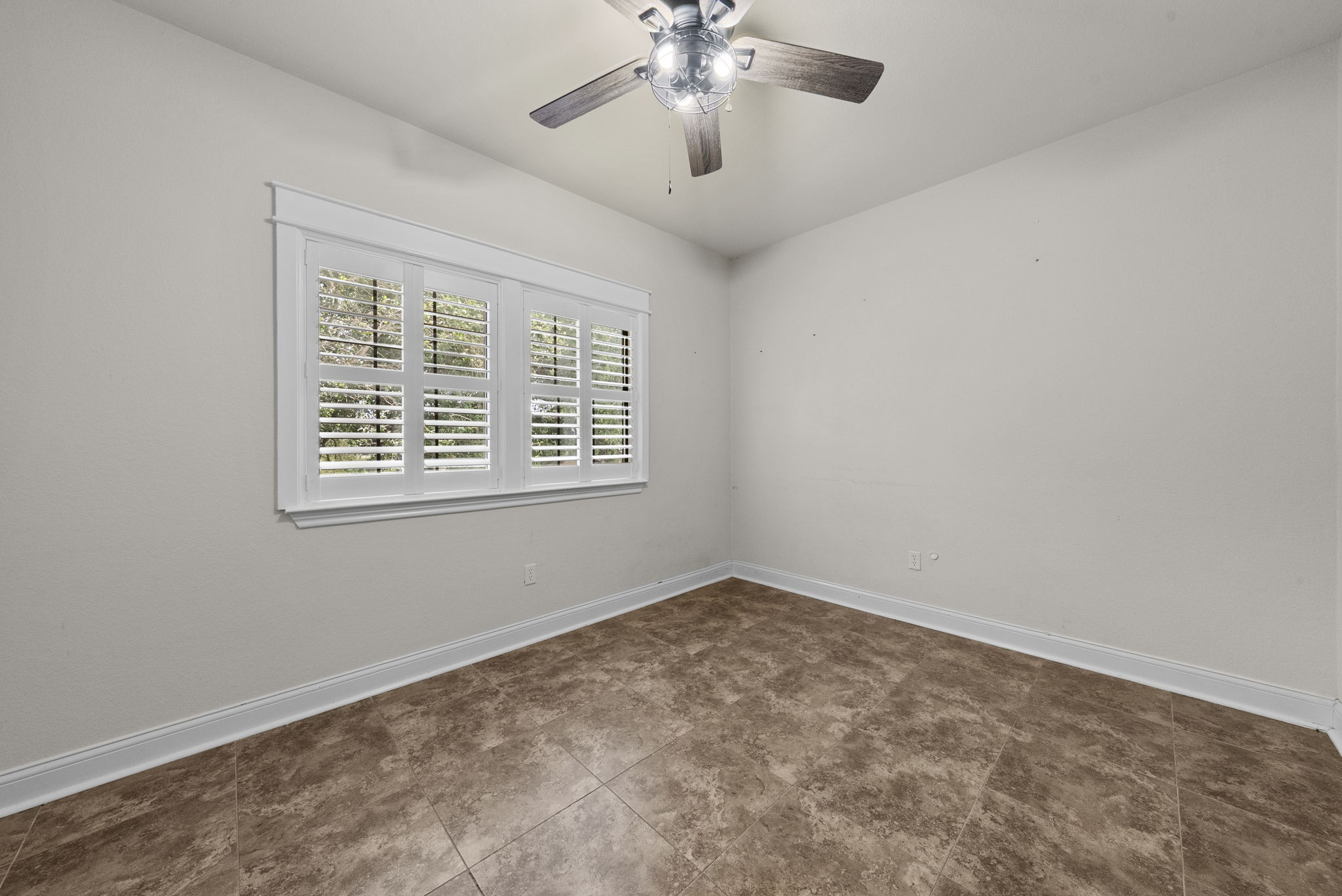 Listing Image #44